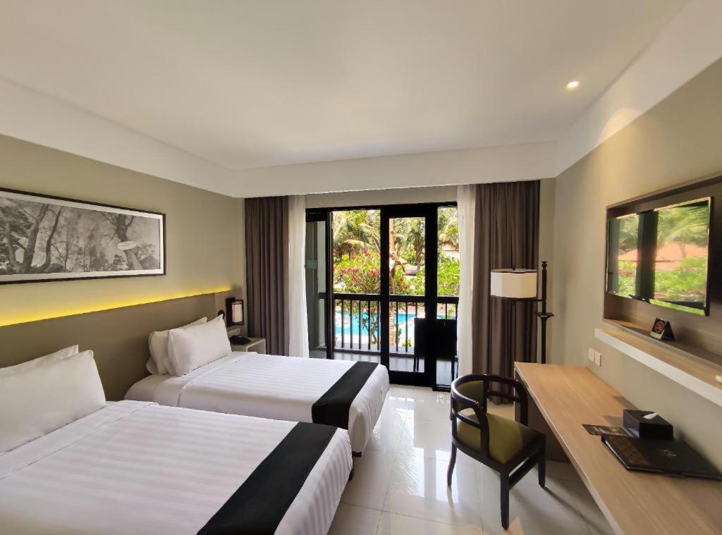 El Royale Hotel