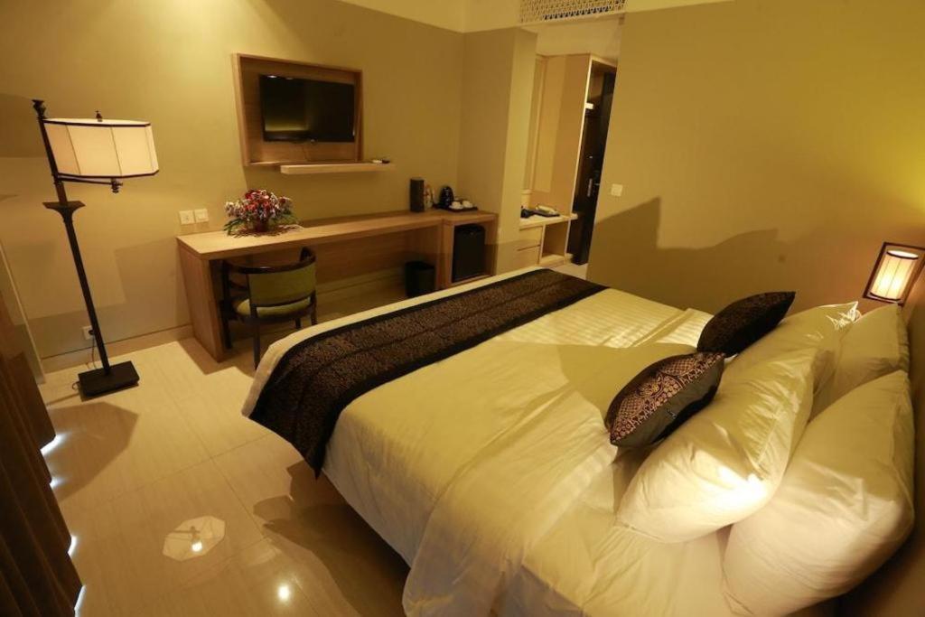 El Royale Hotel